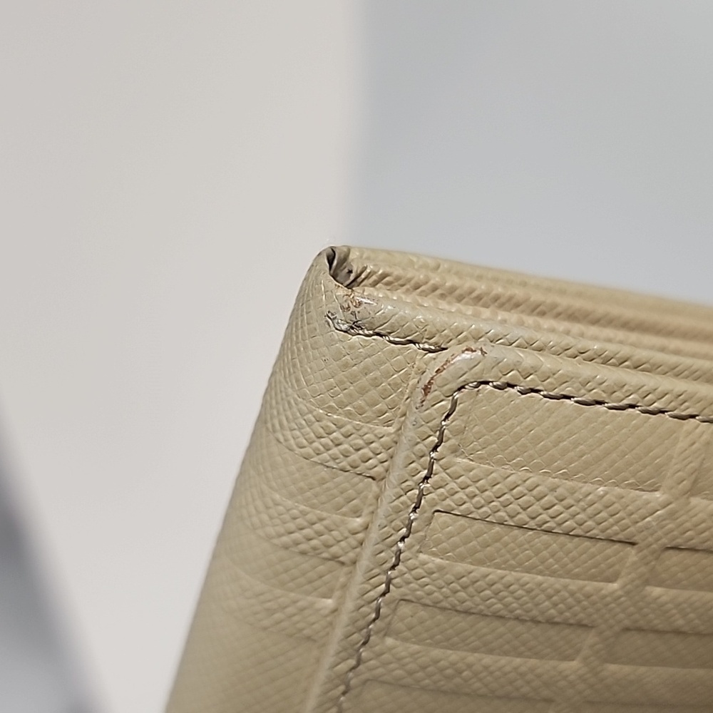 Burberry Long Wallet With Box - Picture 16 of 17
